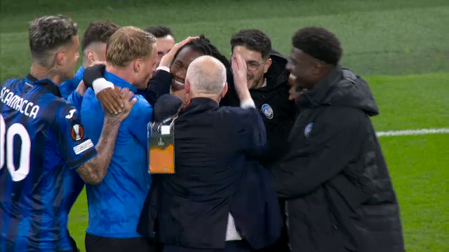 Imaginile bucuriei la Dublin, după ce Atalanta a câștigat UEL! A fost nebunie imediat după fluierul de final al lui Istvan Kovacs_4