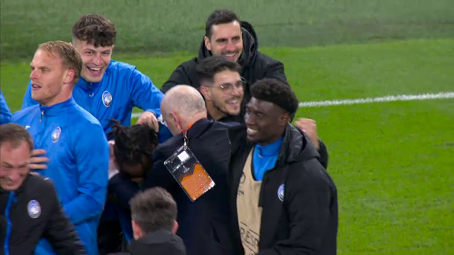 Imaginile bucuriei la Dublin, după ce Atalanta a câștigat UEL! A fost nebunie imediat după fluierul de final al lui Istvan Kovacs_7