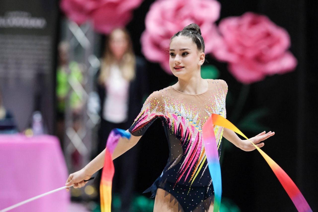 Ce performanță! Amalia Lică, trei medalii de aur &icirc;n finalele individuale la Campionatul European de gimnastică ritmică