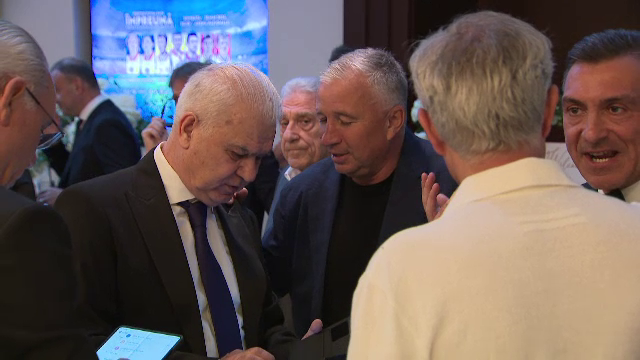 Întâlnire de gradul zero între Dan Petrescu și Ilie Dumitrescu după episodul ”Uit telefonul tău, uită-l și tu pe al meu!”_2