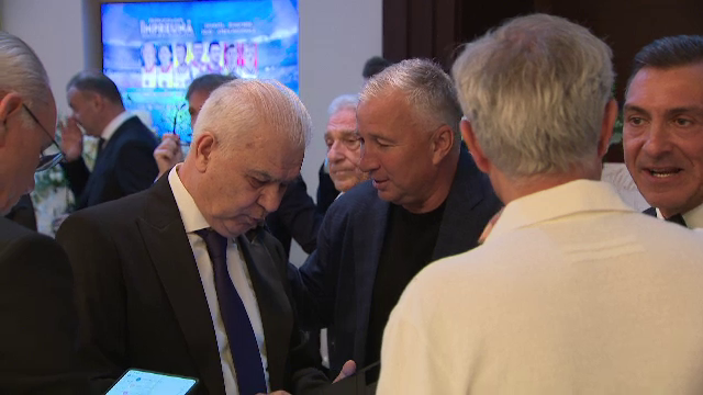 Întâlnire de gradul zero între Dan Petrescu și Ilie Dumitrescu după episodul ”Uit telefonul tău, uită-l și tu pe al meu!”_21
