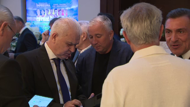 Întâlnire de gradul zero între Dan Petrescu și Ilie Dumitrescu după episodul ”Uit telefonul tău, uită-l și tu pe al meu!”_22