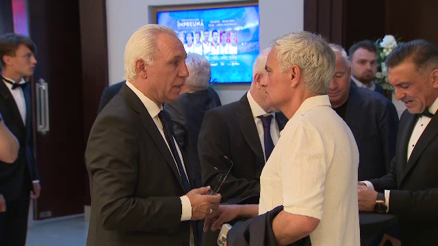 Întâlnire de gradul zero între Dan Petrescu și Ilie Dumitrescu după episodul ”Uit telefonul tău, uită-l și tu pe al meu!”_28