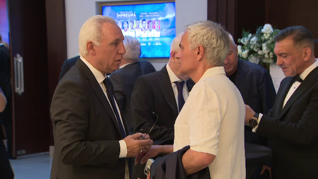 Întâlnire de gradul zero între Dan Petrescu și Ilie Dumitrescu după episodul ”Uit telefonul tău, uită-l și tu pe al meu!”_31