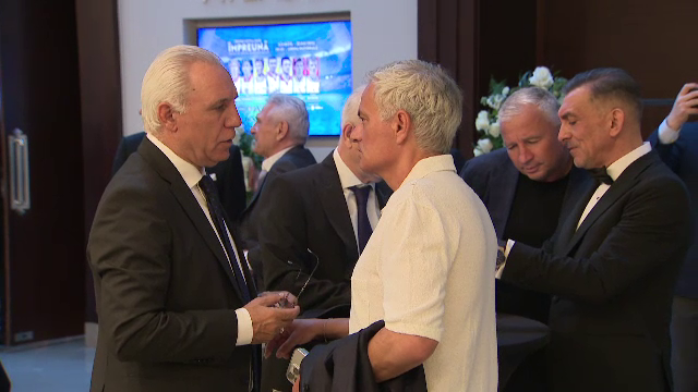 Întâlnire de gradul zero între Dan Petrescu și Ilie Dumitrescu după episodul ”Uit telefonul tău, uită-l și tu pe al meu!”_34