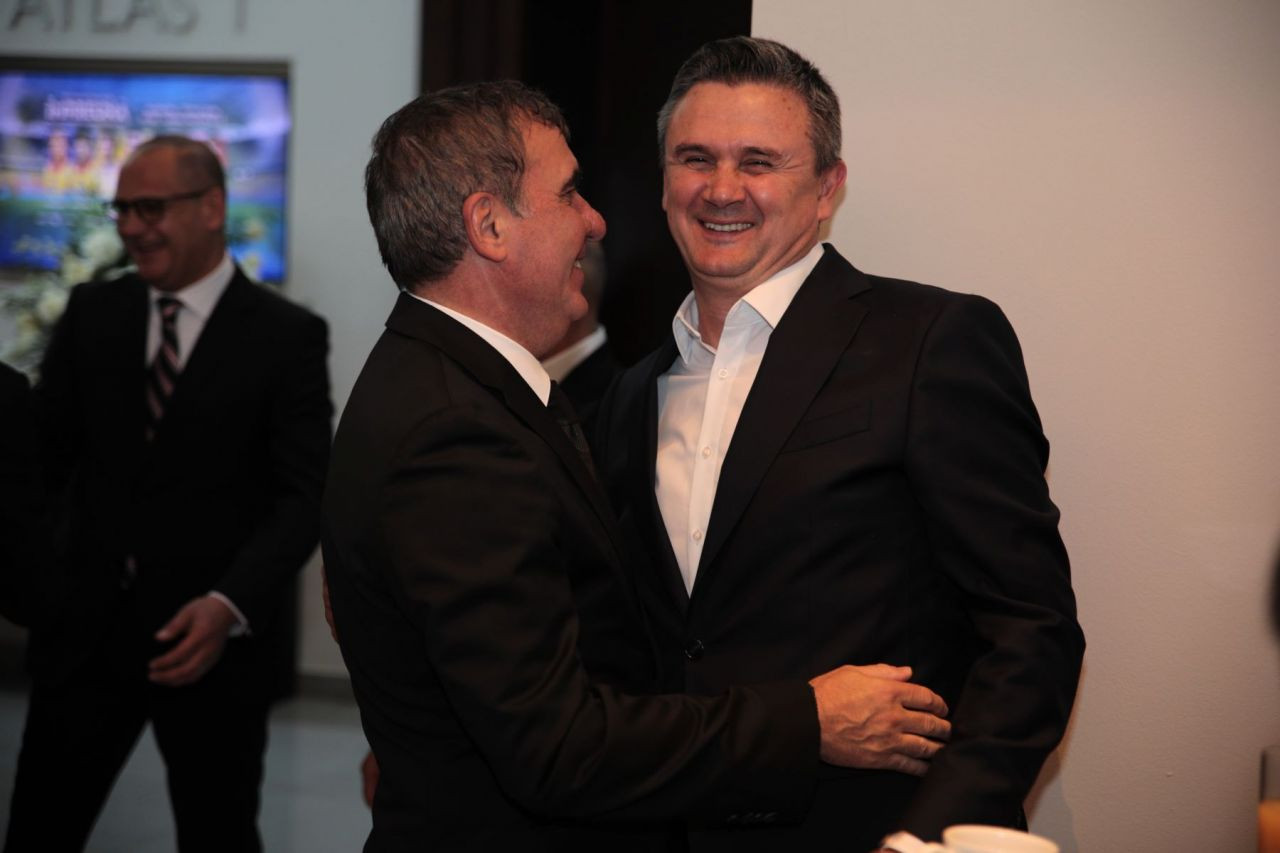 Imagini spectaculoase de la dineul Generației de Aur! Mourinho, Stoicikov, Dida și Saviola, printre invitații speciali_16