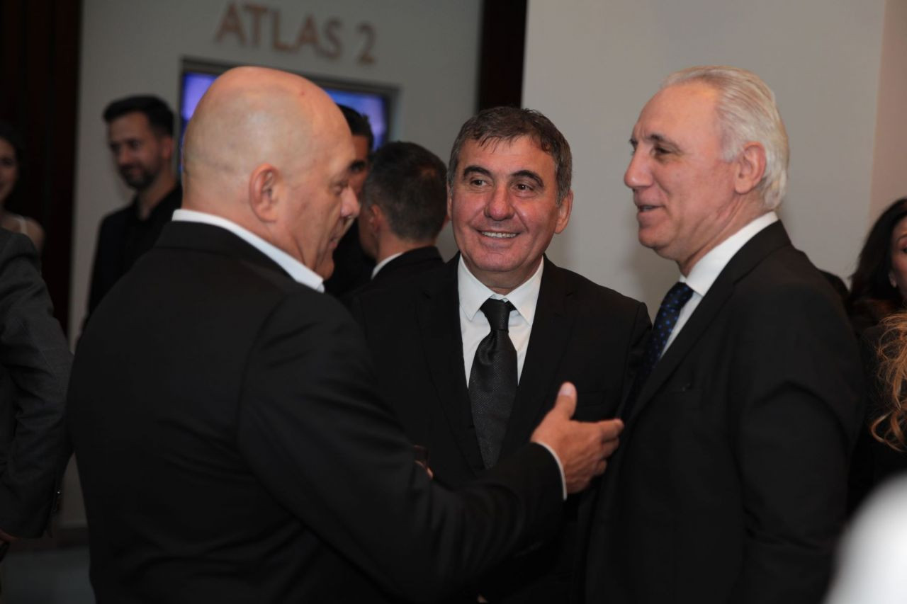 Imagini spectaculoase de la dineul Generației de Aur! Mourinho, Stoicikov, Dida și Saviola, printre invitații speciali_34