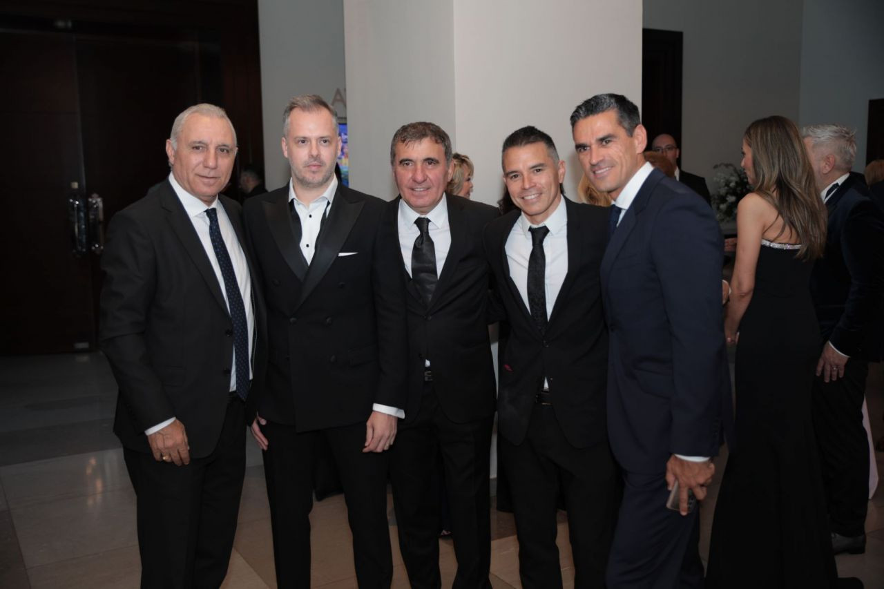 Imagini spectaculoase de la dineul Generației de Aur! Mourinho, Stoicikov, Dida și Saviola, printre invitații speciali_38