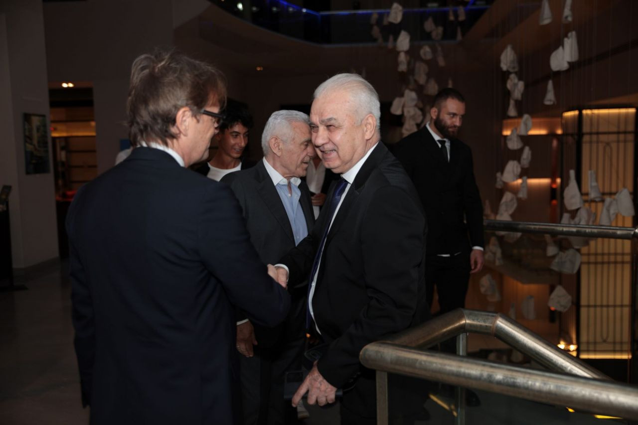 Imagini spectaculoase de la dineul Generației de Aur! Mourinho, Stoicikov, Dida și Saviola, printre invitații speciali_41