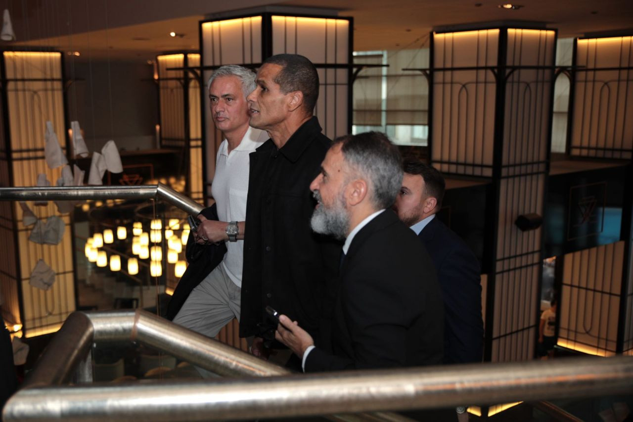 Imagini spectaculoase de la dineul Generației de Aur! Mourinho, Stoicikov, Dida și Saviola, printre invitații speciali_42