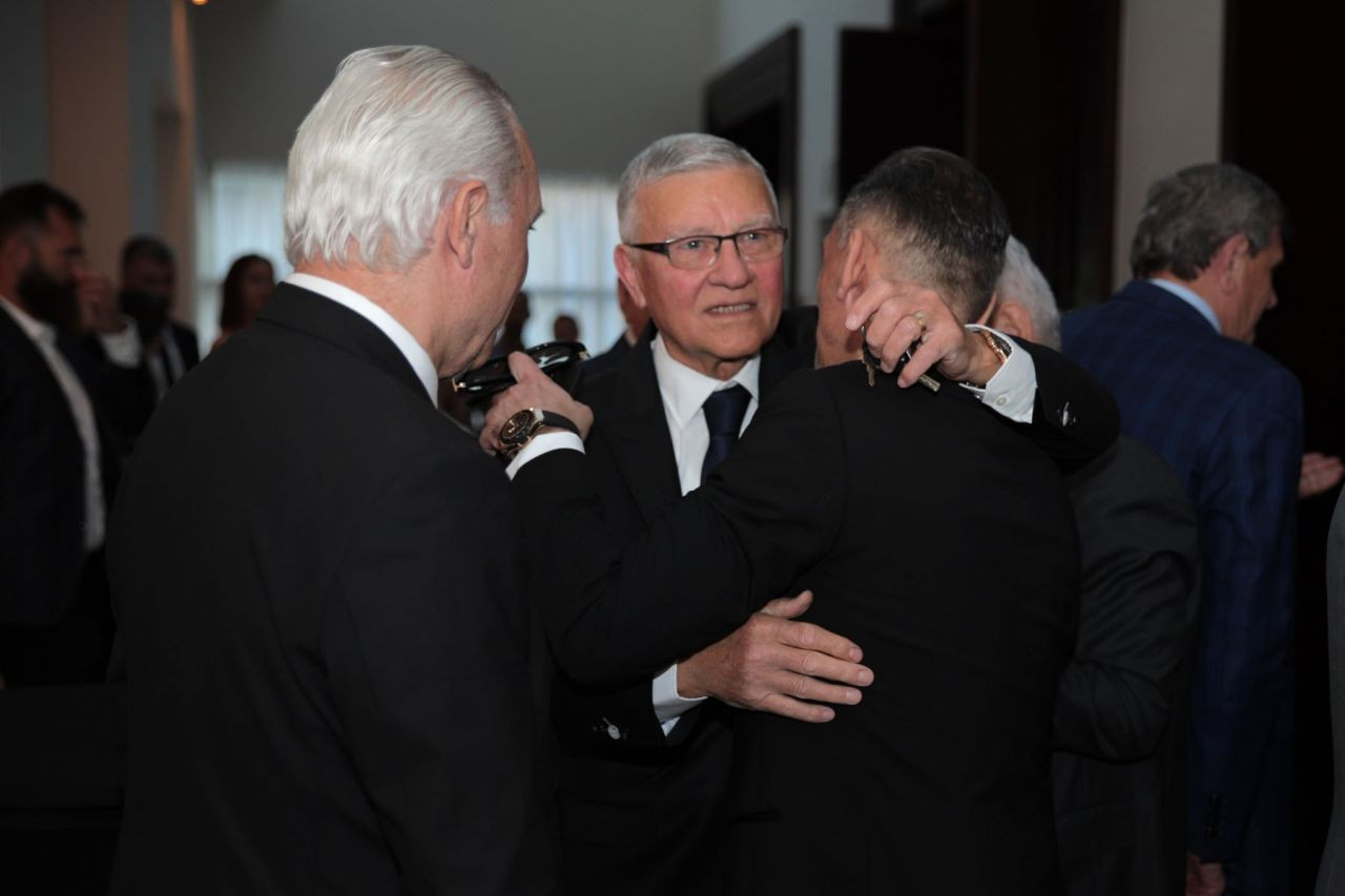 Imagini spectaculoase de la dineul Generației de Aur! Mourinho, Stoicikov, Dida și Saviola, printre invitații speciali_54