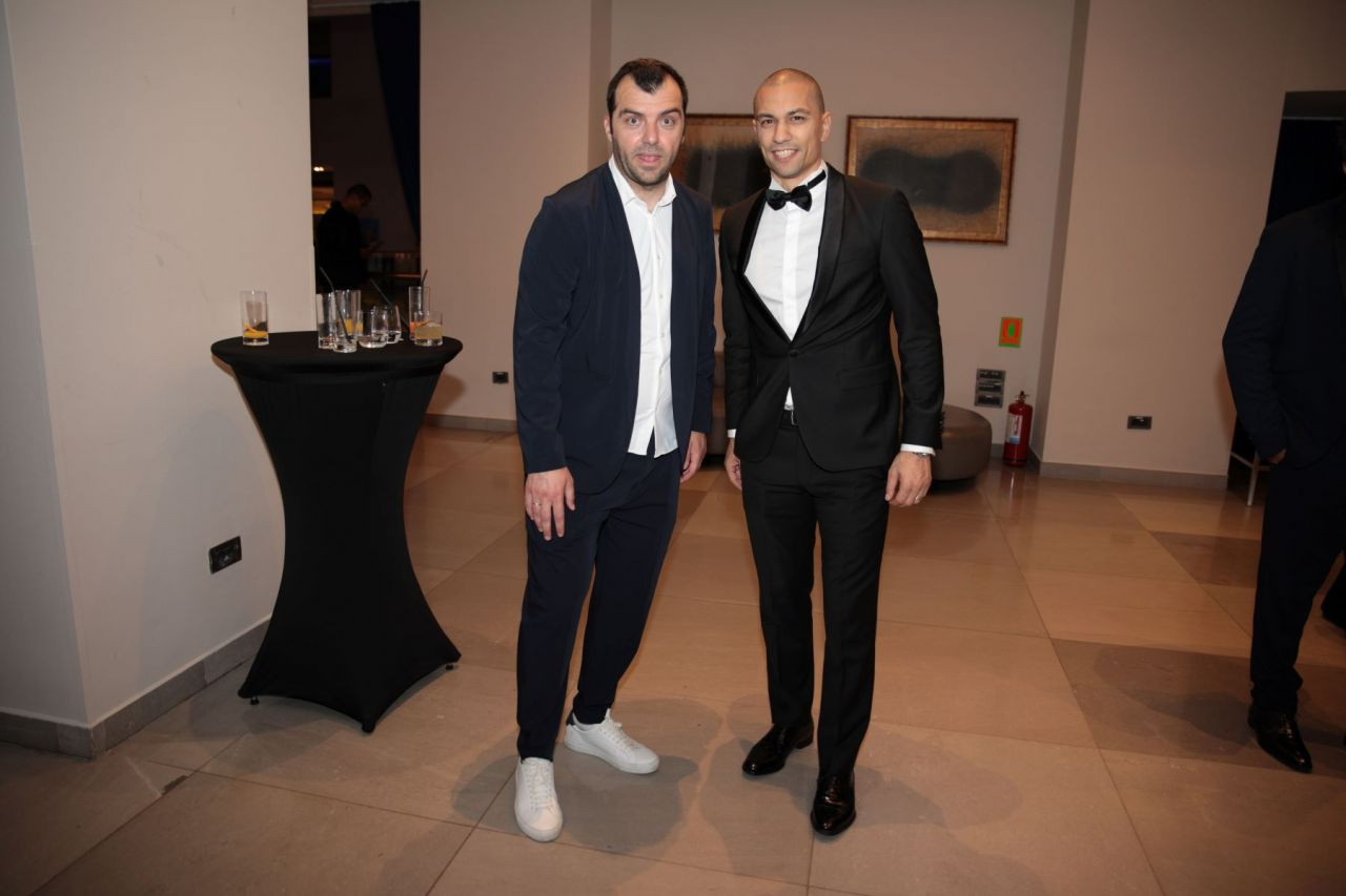 Imagini spectaculoase de la dineul Generației de Aur! Mourinho, Stoicikov, Dida și Saviola, printre invitații speciali_63