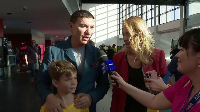 Valentina Pelinel și-a făcut apariția la meciul de adio al Generației de Aur! Cum a fost surprinsă soția lui Cristi Borcea_23