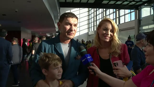 Valentina Pelinel și-a făcut apariția la meciul de adio al Generației de Aur! Cum a fost surprinsă soția lui Cristi Borcea_24