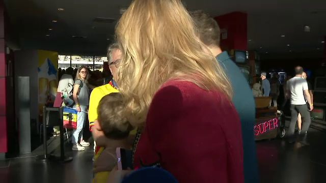 Valentina Pelinel și-a făcut apariția la meciul de adio al Generației de Aur! Cum a fost surprinsă soția lui Cristi Borcea_43