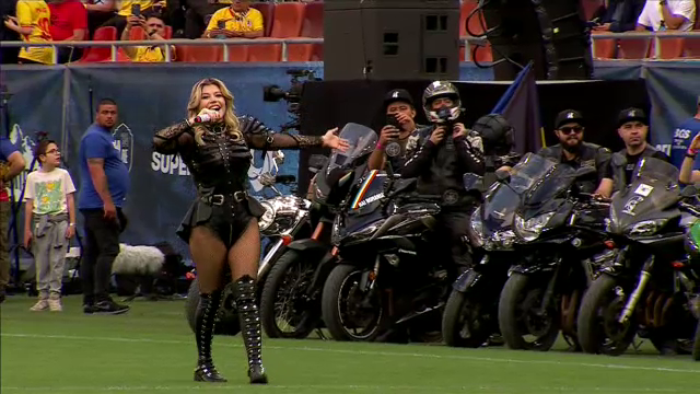 Loredana Groza și dansatoarele au întreținut atmosfera pe Arena Națională! _27