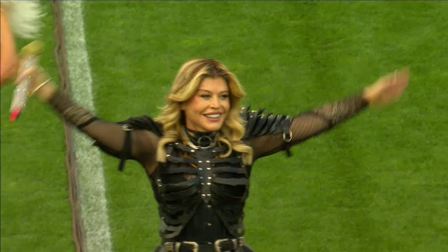 Loredana Groza și dansatoarele au întreținut atmosfera pe Arena Națională! _50