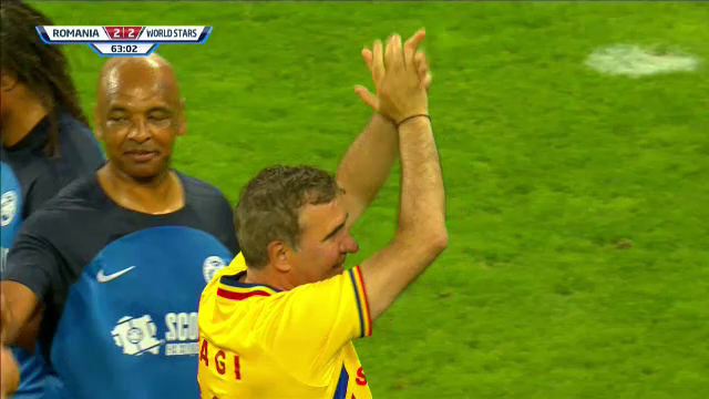 Gică Hagi a executat cu s&acirc;nge rece o lovitură de pedeapsă &icirc;n Generația de Aur - World Stars (Pro TV VOYO)