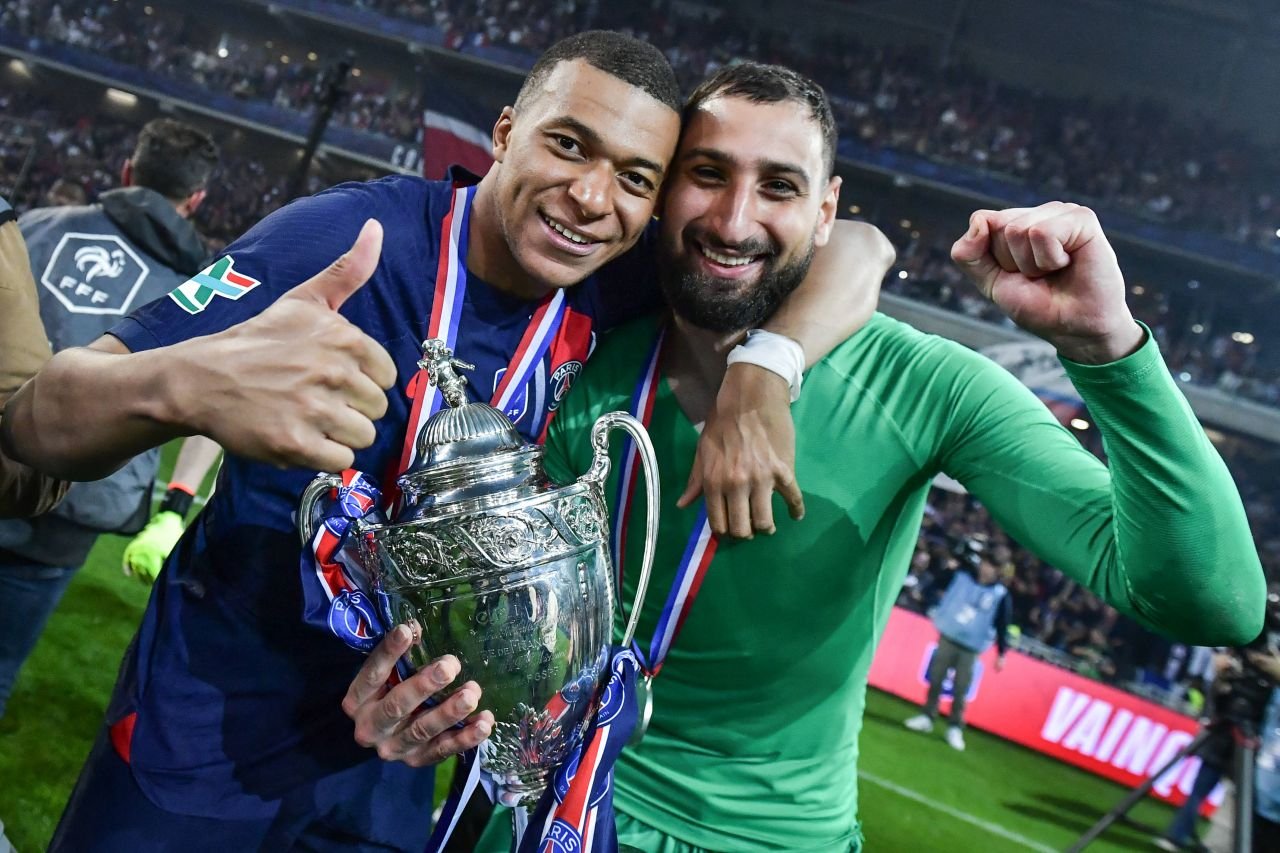 Au revoir, Kylian Mbappe! Ultimul meci jucat de starul francez la PSG, ultimul trofeu câștigat! Președintele Emmanuel Macron, prezent și el_6