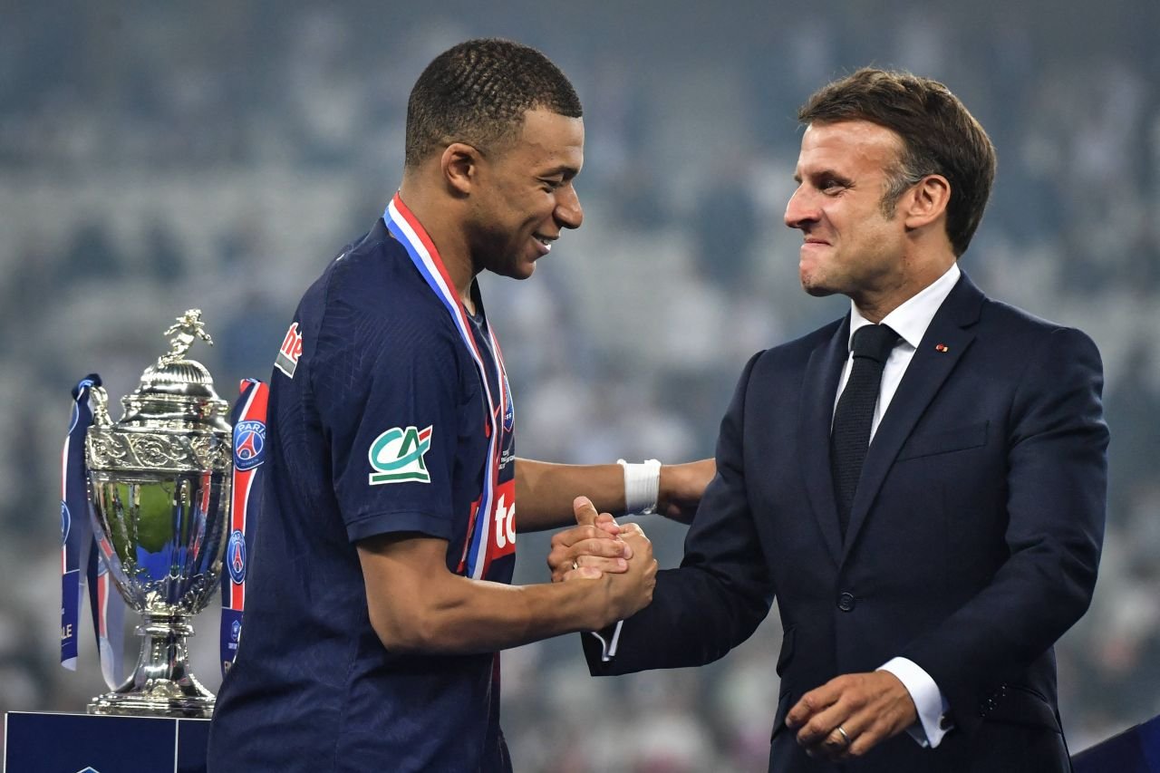 Au revoir, Kylian Mbappe! Ultimul meci jucat de starul francez la PSG, ultimul trofeu câștigat! Președintele Emmanuel Macron, prezent și el_13