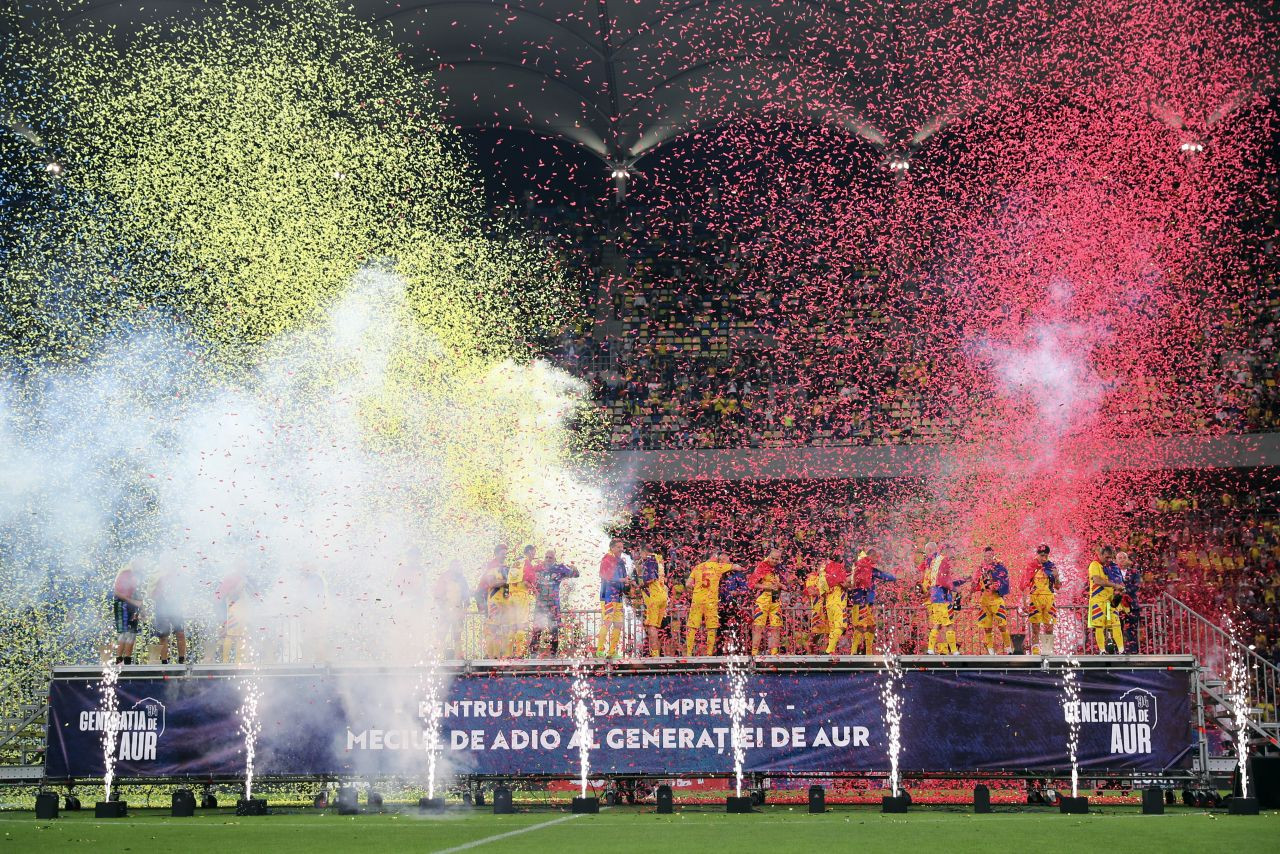 Spectacol de neuitat &icirc;n meciul de adio al Generației de Aur! Victoria &icirc;n fața World Stars, savurată de aproape 1.7 milioane rom&acirc;ni!