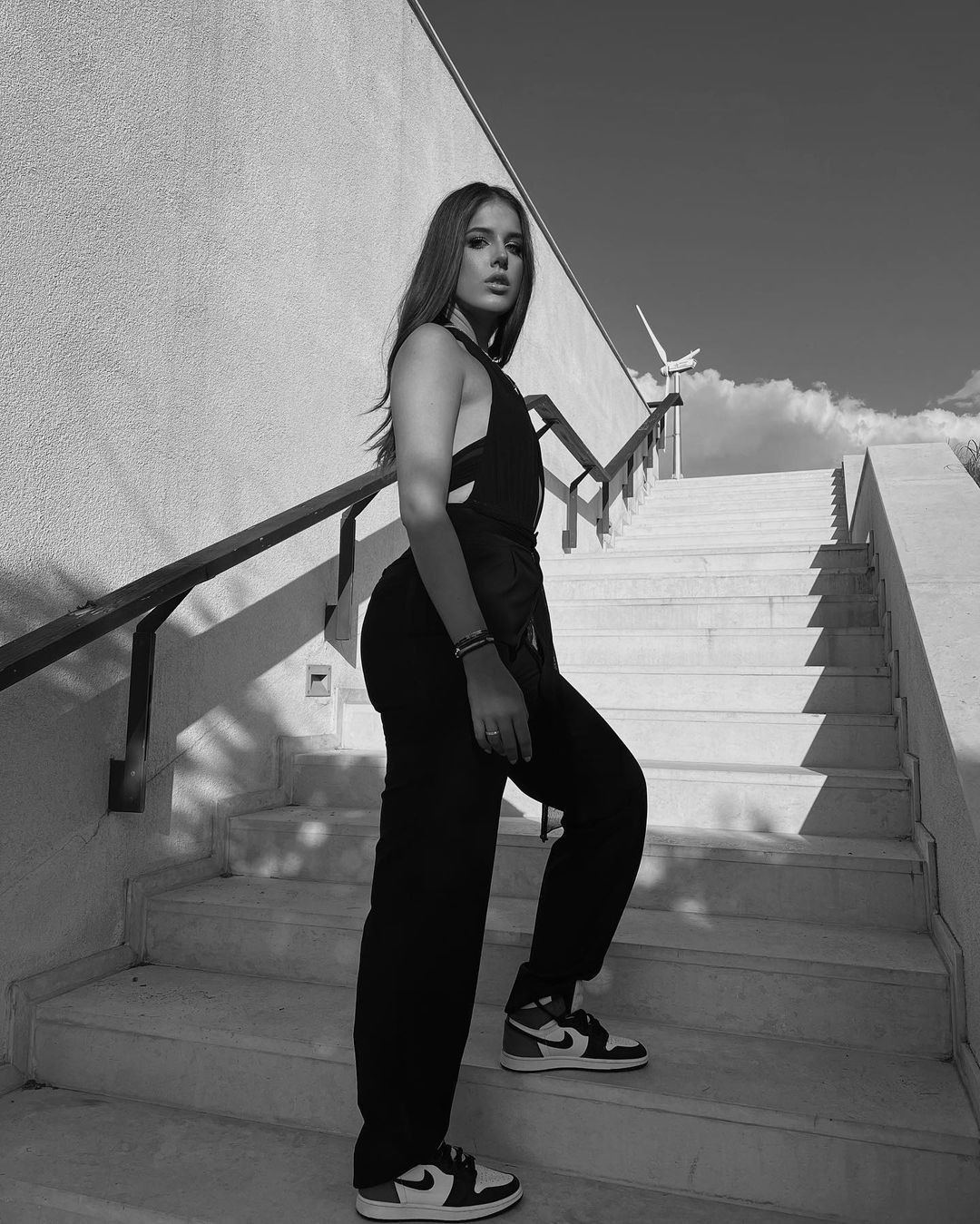 Una mai frumoasă decât cealaltă! Fiicele lui Gică Popescu și Ilie Dumitrescu, apariții spectaculoase la meciul Generației de Aur_11