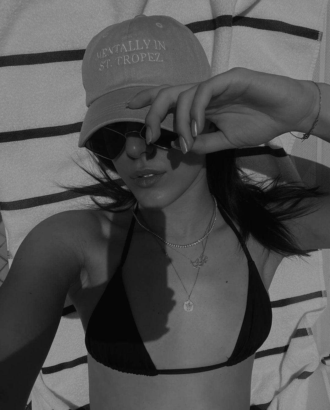 Una mai frumoasă decât cealaltă! Fiicele lui Gică Popescu și Ilie Dumitrescu, apariții spectaculoase la meciul Generației de Aur_41