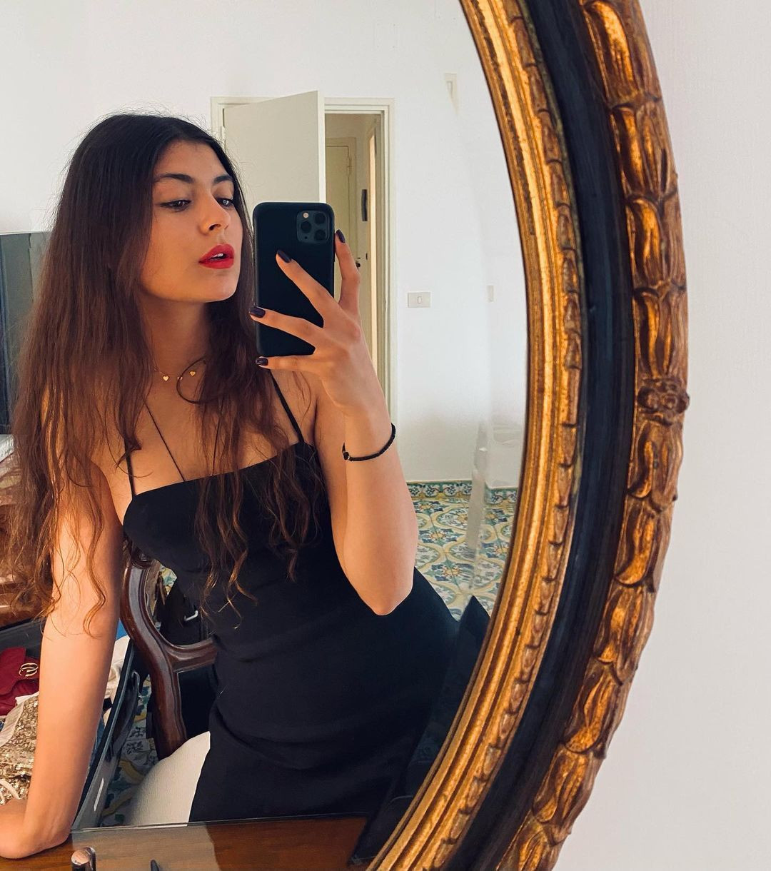 Una mai frumoasă decât cealaltă! Fiicele lui Gică Popescu și Ilie Dumitrescu, apariții spectaculoase la meciul Generației de Aur_46