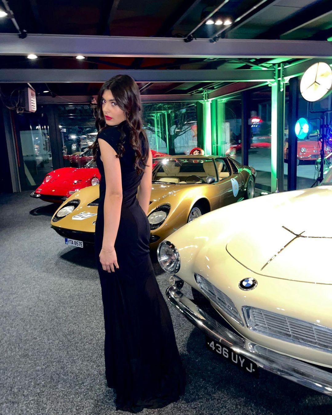 Una mai frumoasă decât cealaltă! Fiicele lui Gică Popescu și Ilie Dumitrescu, apariții spectaculoase la meciul Generației de Aur_53