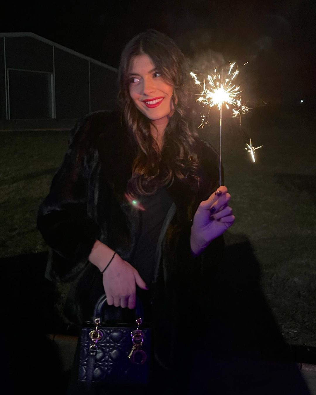 Una mai frumoasă decât cealaltă! Fiicele lui Gică Popescu și Ilie Dumitrescu, apariții spectaculoase la meciul Generației de Aur_54