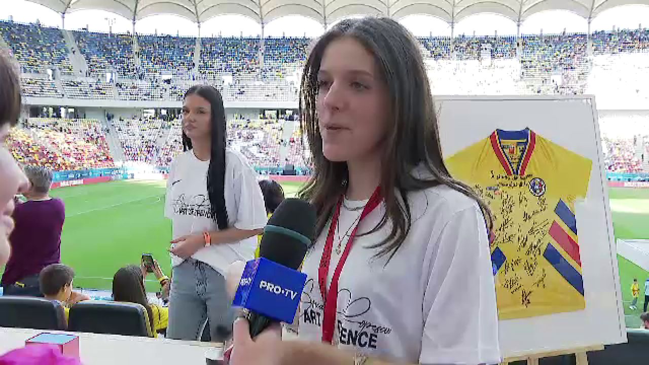 Una mai frumoasă decât cealaltă! Fiicele lui Gică Popescu și Ilie Dumitrescu, apariții spectaculoase la meciul Generației de Aur_62