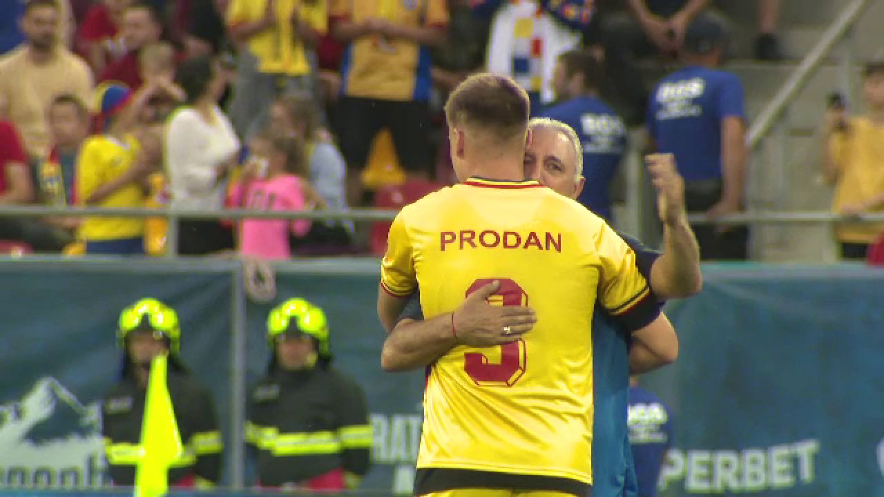Impresionant! Starul din echipa Legendelor Lumii care l-a îmbrățișat pe fiul lui Didi Prodan în timpul momentului de reculegere_3