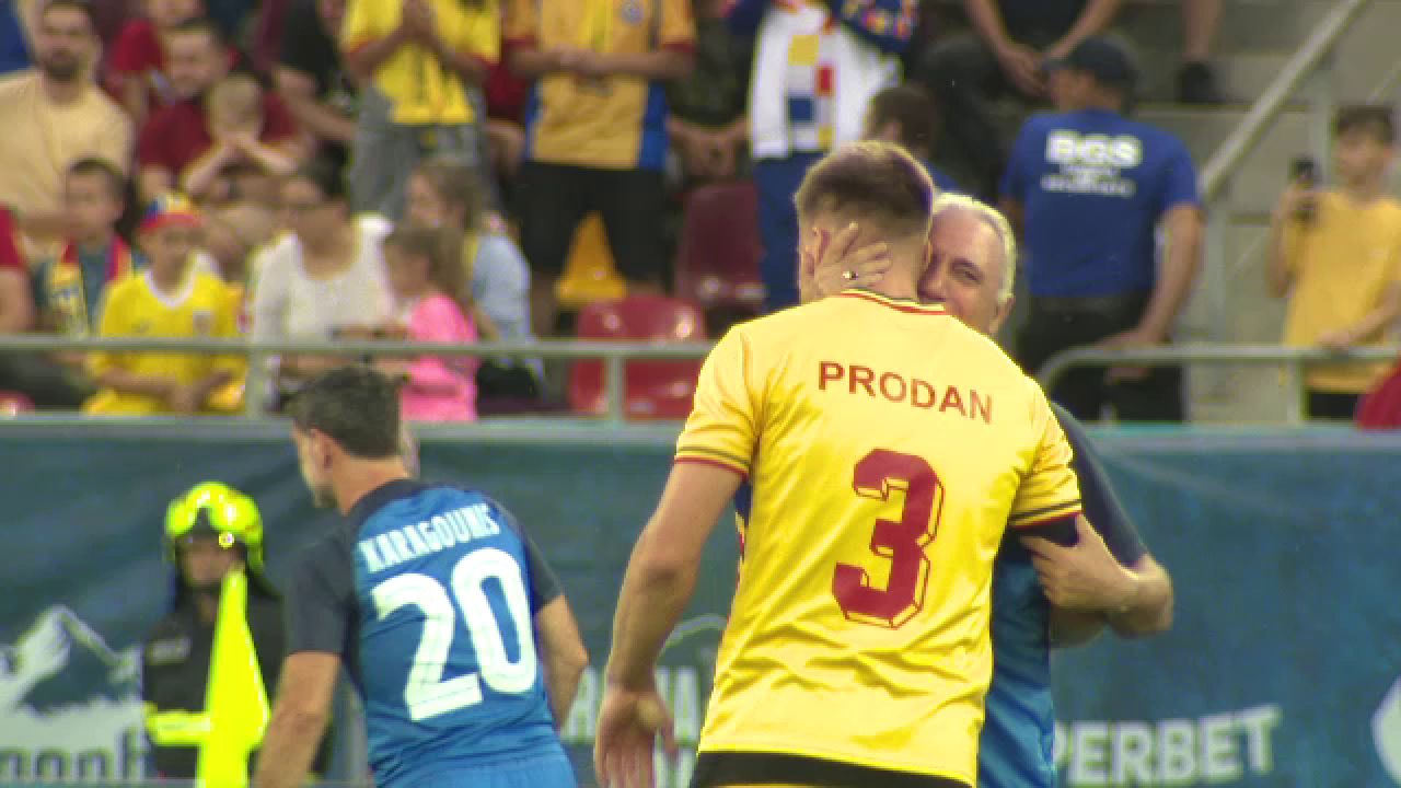 Impresionant! Starul din echipa Legendelor Lumii care l-a îmbrățișat pe fiul lui Didi Prodan în timpul momentului de reculegere_1