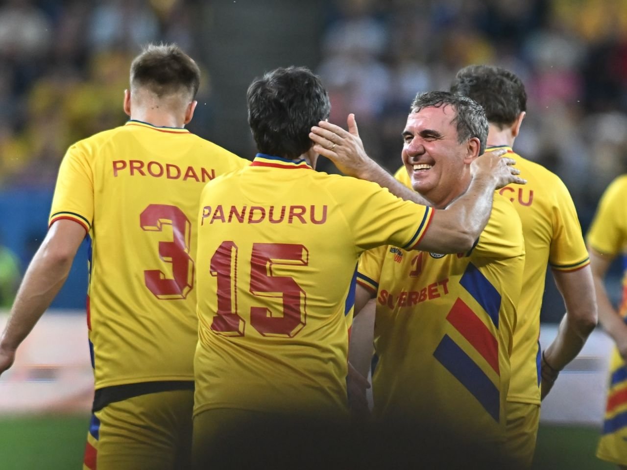 Prețiosul ”Rege”. Cele mai tari imagini cu Gică Hagi de la meciul Generației de Aur_19