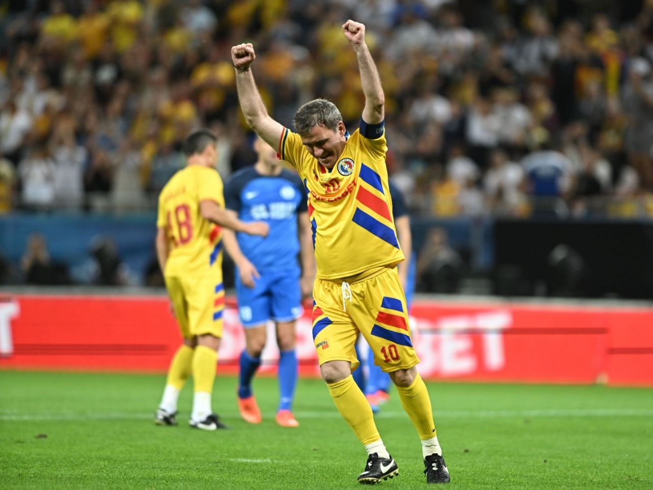 Prețiosul ”Rege”. Cele mai tari imagini cu Gică Hagi de la meciul Generației de Aur_29