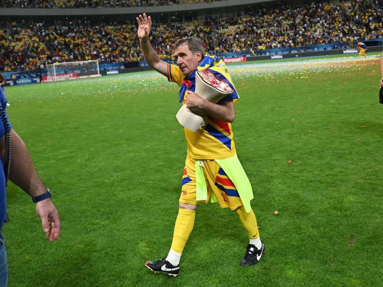 Prețiosul ”Rege”. Cele mai tari imagini cu Gică Hagi de la meciul Generației de Aur_50