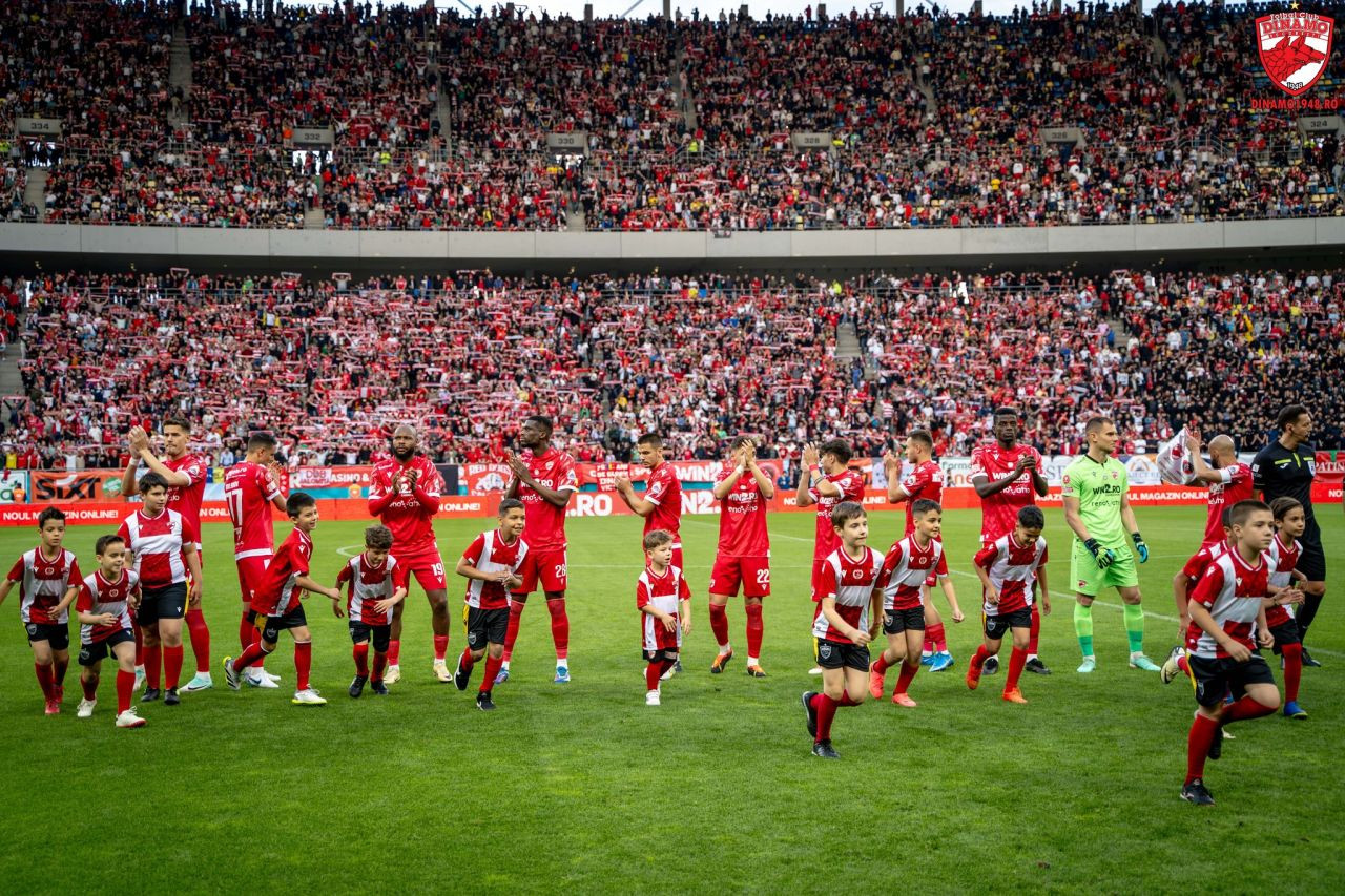 Atmosferă incendiară la Miercurea Ciuc! Cum au fost surprinși fanii lui Dinamo_2