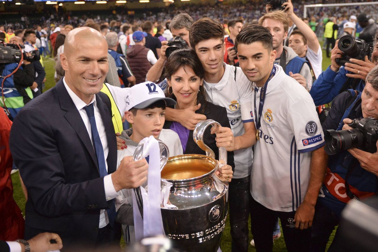 Zidane, OUT de la Real Madrid! O epopee de 23 de ani a familiei se încheie_3