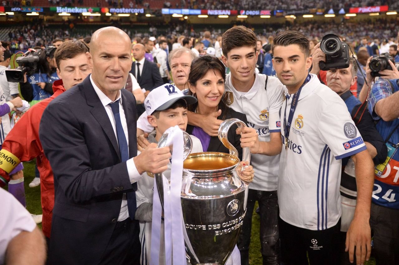 Zidane, OUT de la Real Madrid! O epopee de 23 de ani a familiei se încheie_5