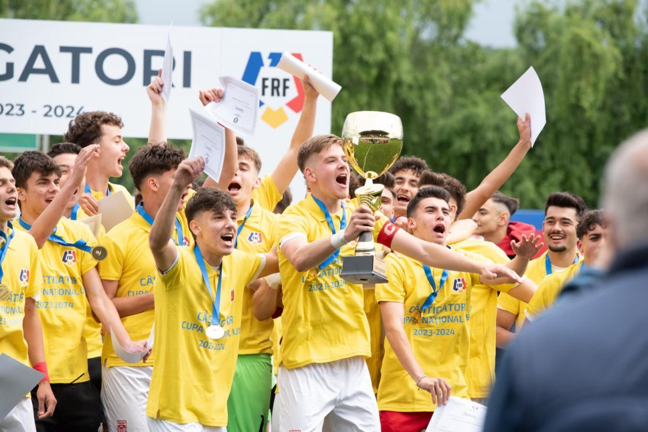 New Dinamo! Echipa de fotbal a lui CS Dinamo este campioană națională la Under 19, după ce câștigase înainte și Cupa României_8