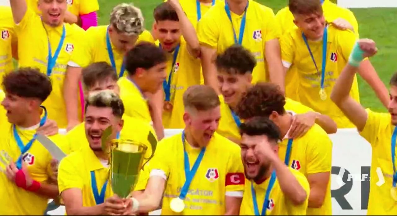 New Dinamo! Echipa de fotbal a lui CS Dinamo este campioană națională la Under 19, după ce câștigase înainte și Cupa României_2
