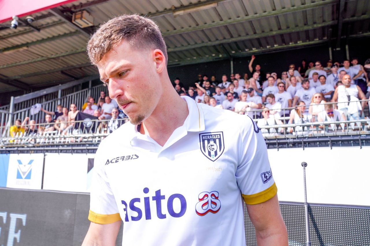 ”Decarul” român câștigător de Europa League și cu meciuri în Serie A și Bundesliga este liber de contract!_37
