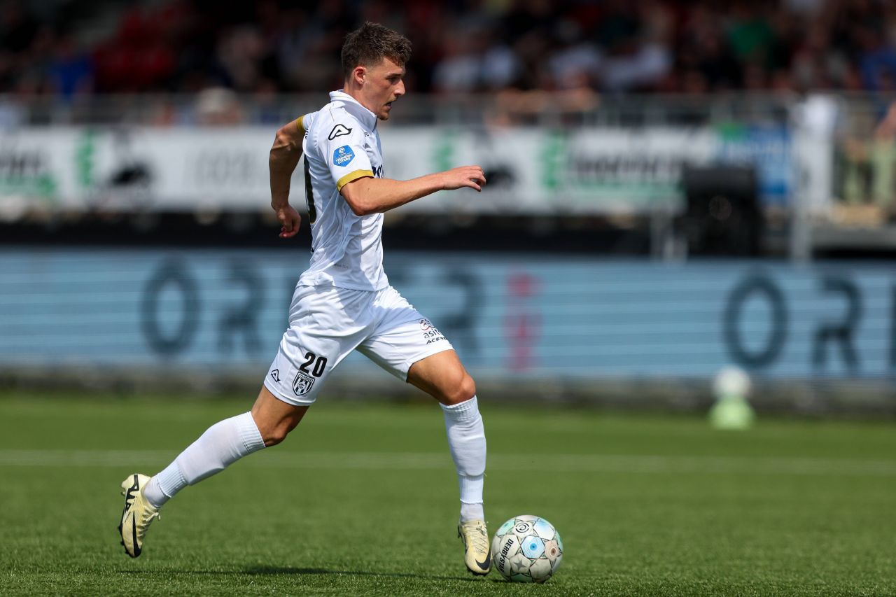 ”Decarul” român câștigător de Europa League și cu meciuri în Serie A și Bundesliga este liber de contract!_39