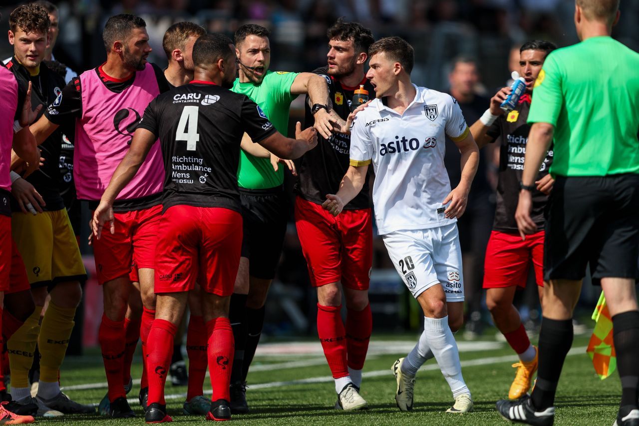 ”Decarul” român câștigător de Europa League și cu meciuri în Serie A și Bundesliga este liber de contract!_41