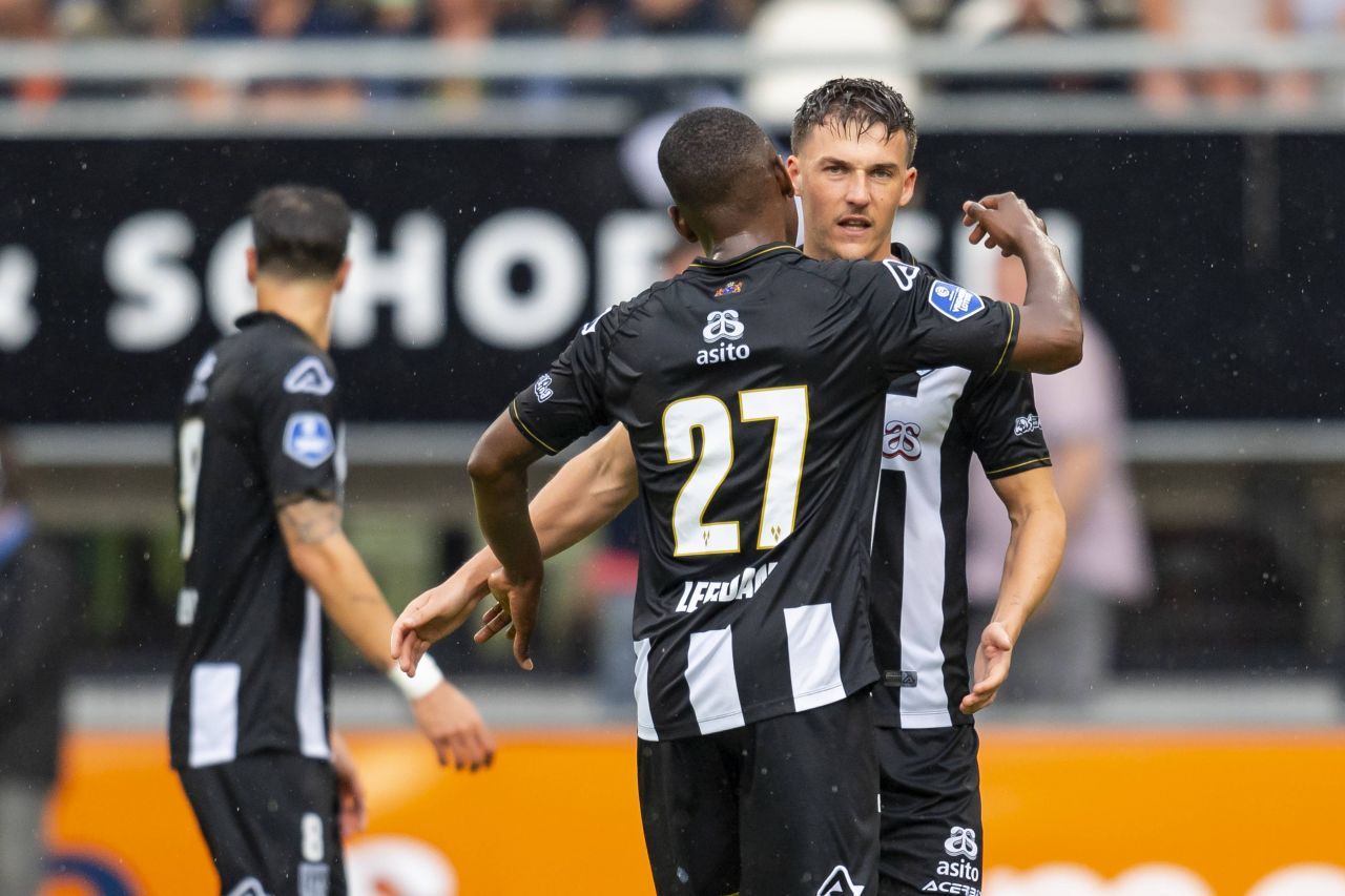 ”Decarul” român câștigător de Europa League și cu meciuri în Serie A și Bundesliga este liber de contract!_44