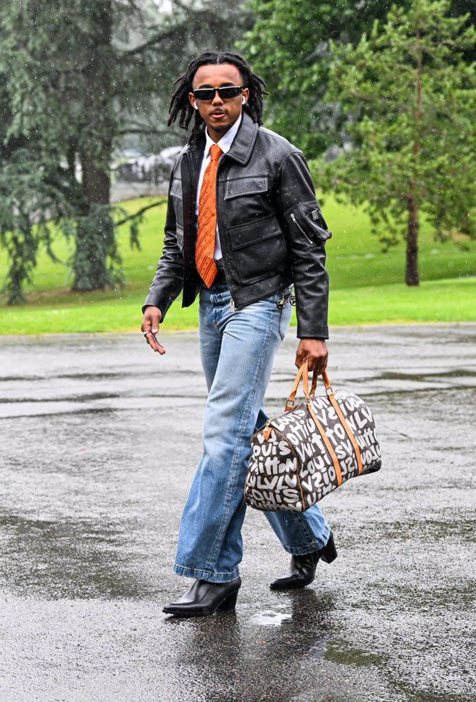 ”E de pe altă planetă!” A apărut pe tocuri în cantonamentul pentru EURO 2024 și a devenit ținta glumelor_4