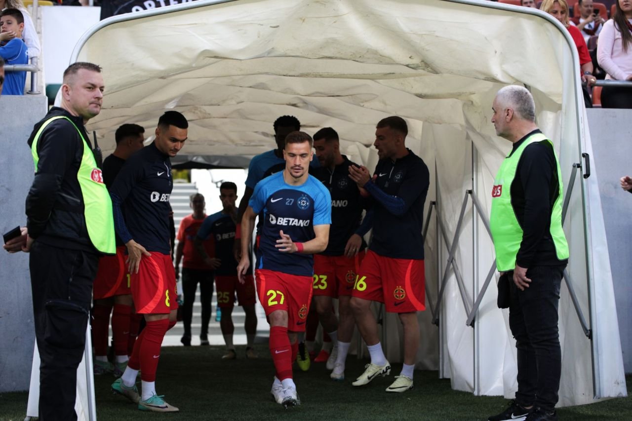 S-a schimbat fotbalul! Marica a dezvăluit de ce jucătorii FCSB și Corvinul fac sprinturi după finalul meciurilor din Europa_13