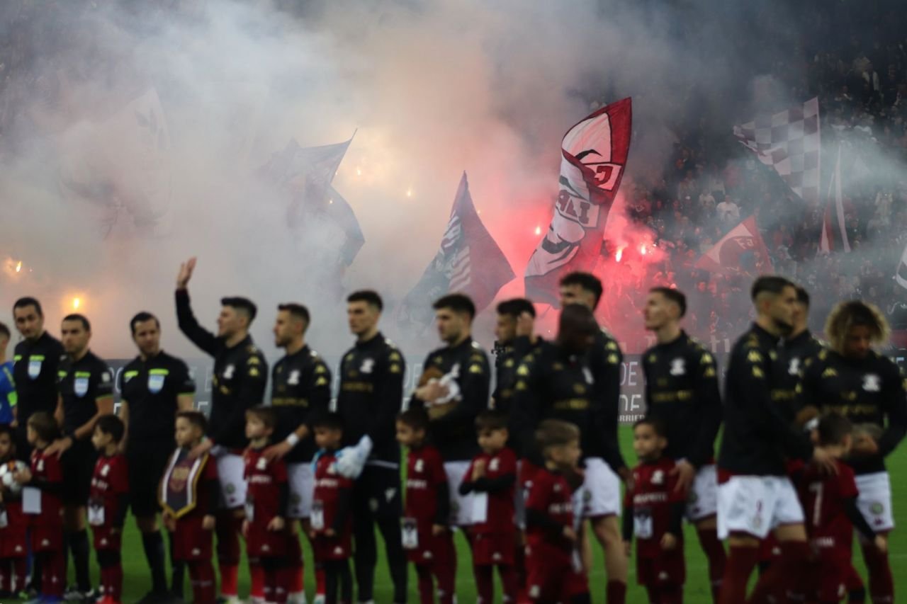 Venirea lui Neil Lennon nu îi impresionează pe toți rapidiștii: 