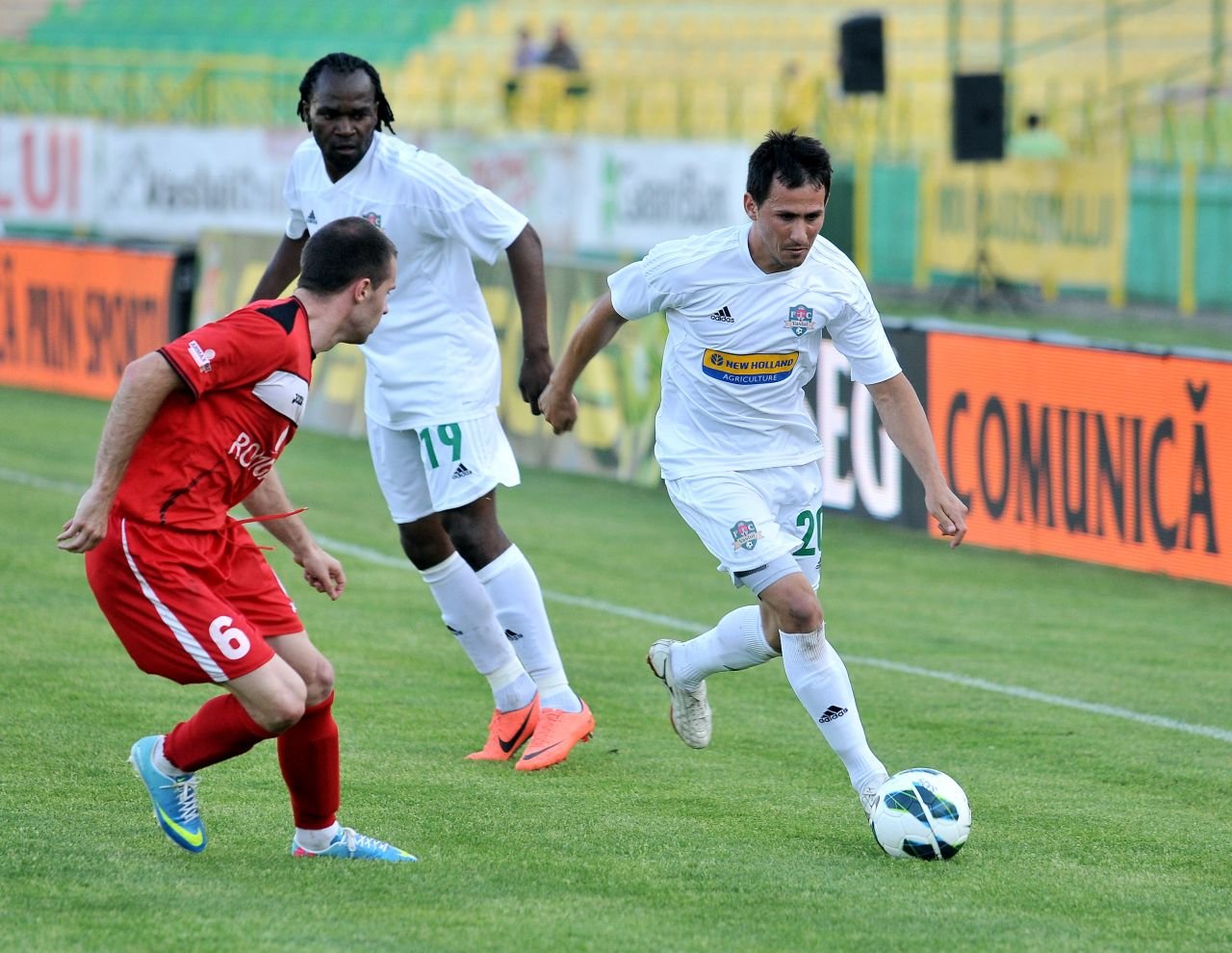 Trei foști fotbaliști din România au semnat cu echipa de Champions League cu 74 de trofee în palmares!_20