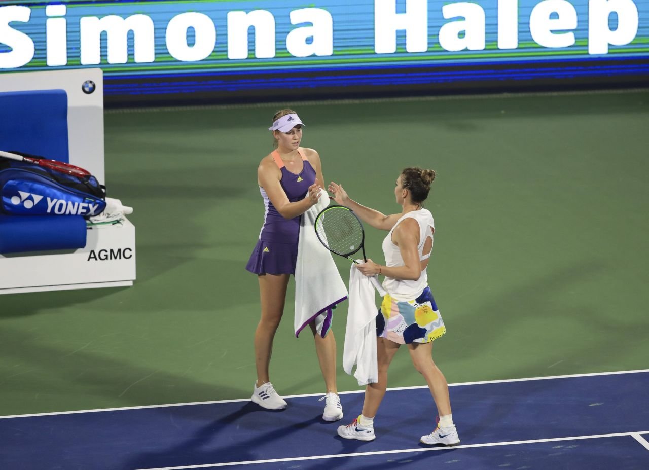A bătut-o pe Halep în semifinalele Wimbledon 2022, iar acum lumea o urăște. Ce a făcut Rybakina la Roland Garros_65